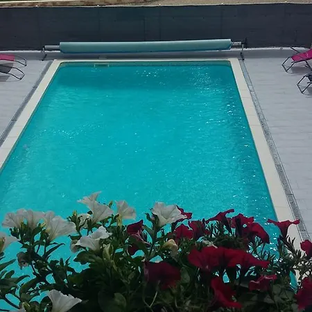 Les Pins Hotel Le Tatre